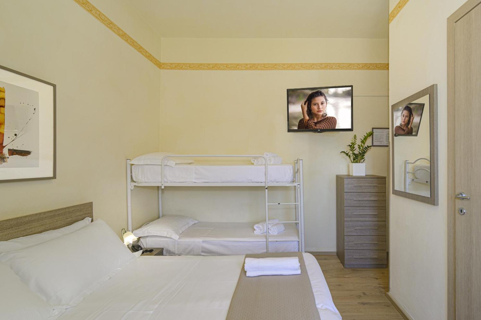 Lungomare Hotel 3*
