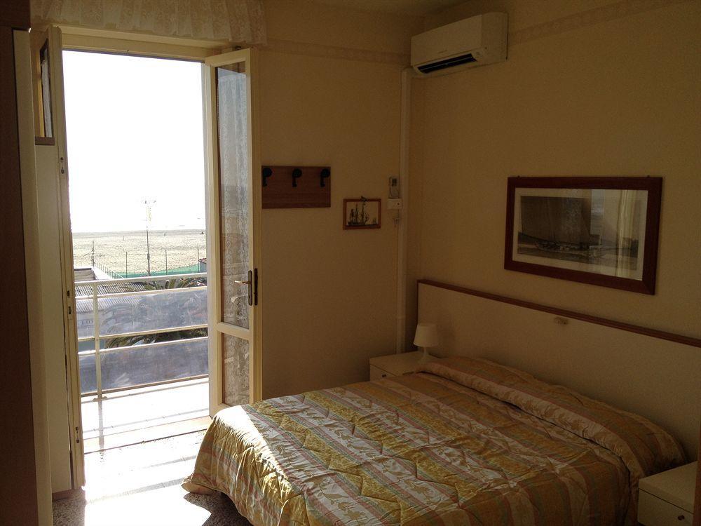 Hotel Lungomare 3*
