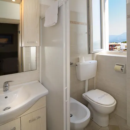 Hotel Lungomare Lido di Camaiore Zimmer foto