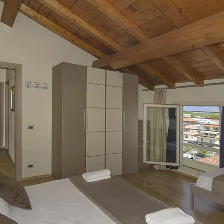 Hotel Lungomare Lido di Camaiore Zimmer foto